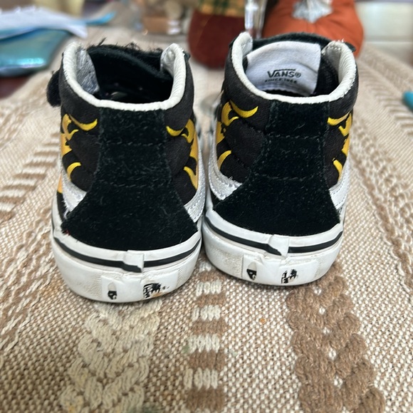 Kids flame high top vans 11.5 - Picture 2 of 7
